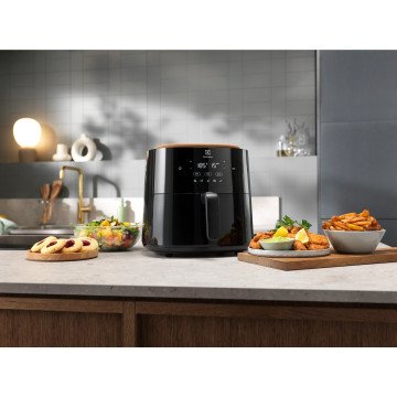 Electrolux EAF7B Single 6.8 L Stand-alone 1800 W Hot air fryer Black Electrolux EAF7B Single 6.8 L Stand-alone 1800 W Hot air fryer Black